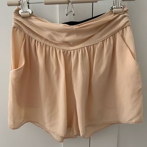 Wilfred high-waisted silk shorts (light pink)
